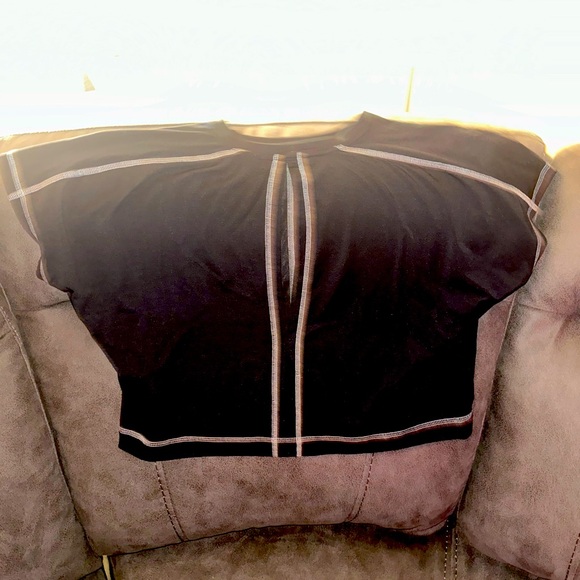 Halle Berry X Sweaty Betty Patience Split Back Tee - Picture 2 of 7